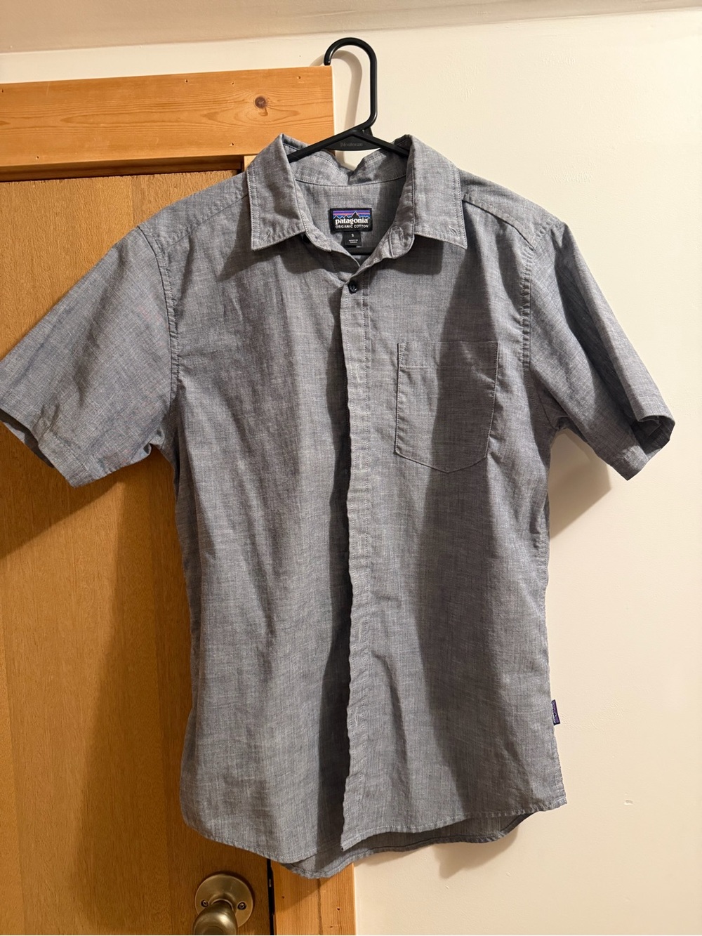 Patagonia Men’s Short-Sleeve Button-Up Shirt — Gray